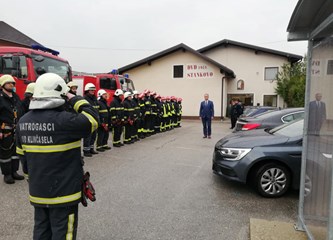 Jaskanski vatrogasci u PŠ Repišće, žičarom izbavili šestero djece
