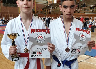 Deset medalja za Karate klub Jastreb na međunarodnom natjecanju
