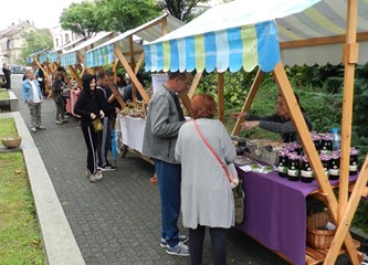 'Plac mljac': Jaskanski sajam zdrave i domaće hrane oduševio kupce, ali i izlagače i prodavače