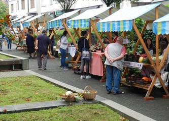 'Plac mljac': Jaskanski sajam zdrave i domaće hrane oduševio kupce, ali i izlagače i prodavače