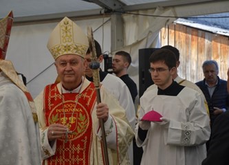 Blagoslov kipa biskupa Borkovića