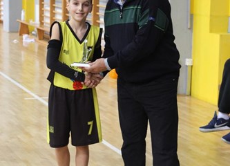 Zapruđe osvojilo memorijalni turnir "Davor Popović"