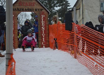 Sanjkanje na Plešivici tradicija koja se ne propušta