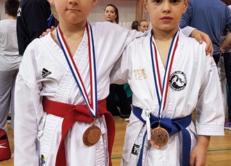 16 medalja Jaskanskim karatistima