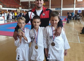 Fenomenalni karatisti 'Jastreba' na međunarodnom natjecanju u Ivancu ugrabili 12 medalja!