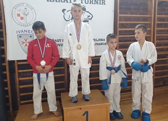 Fenomenalni karatisti 'Jastreba' na međunarodnom natjecanju u Ivancu ugrabili 12 medalja!
