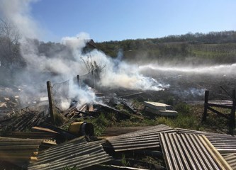 Vatrogasci već 30 dana na ispomoći svojim sugrađanima i Stožeru civilne zaštite u borbi protiv širenja koronavirusa