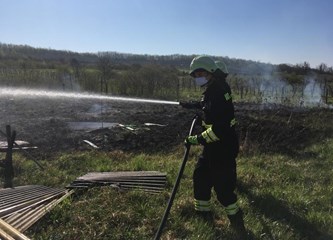 Vatrogasci već 30 dana na ispomoći svojim sugrađanima i Stožeru civilne zaštite u borbi protiv širenja koronavirusa
