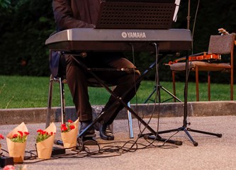 Deset godina programa "Svetom Duhu na čast"