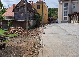 Krašić: Traju radovi na spojnoj cesti između trga i parkirališta