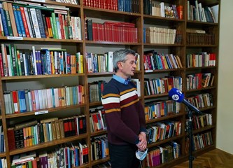 U Krašiću otvorena knjižnica: Sadrži preko 2000 knjiga i nosi ime Janka Matka