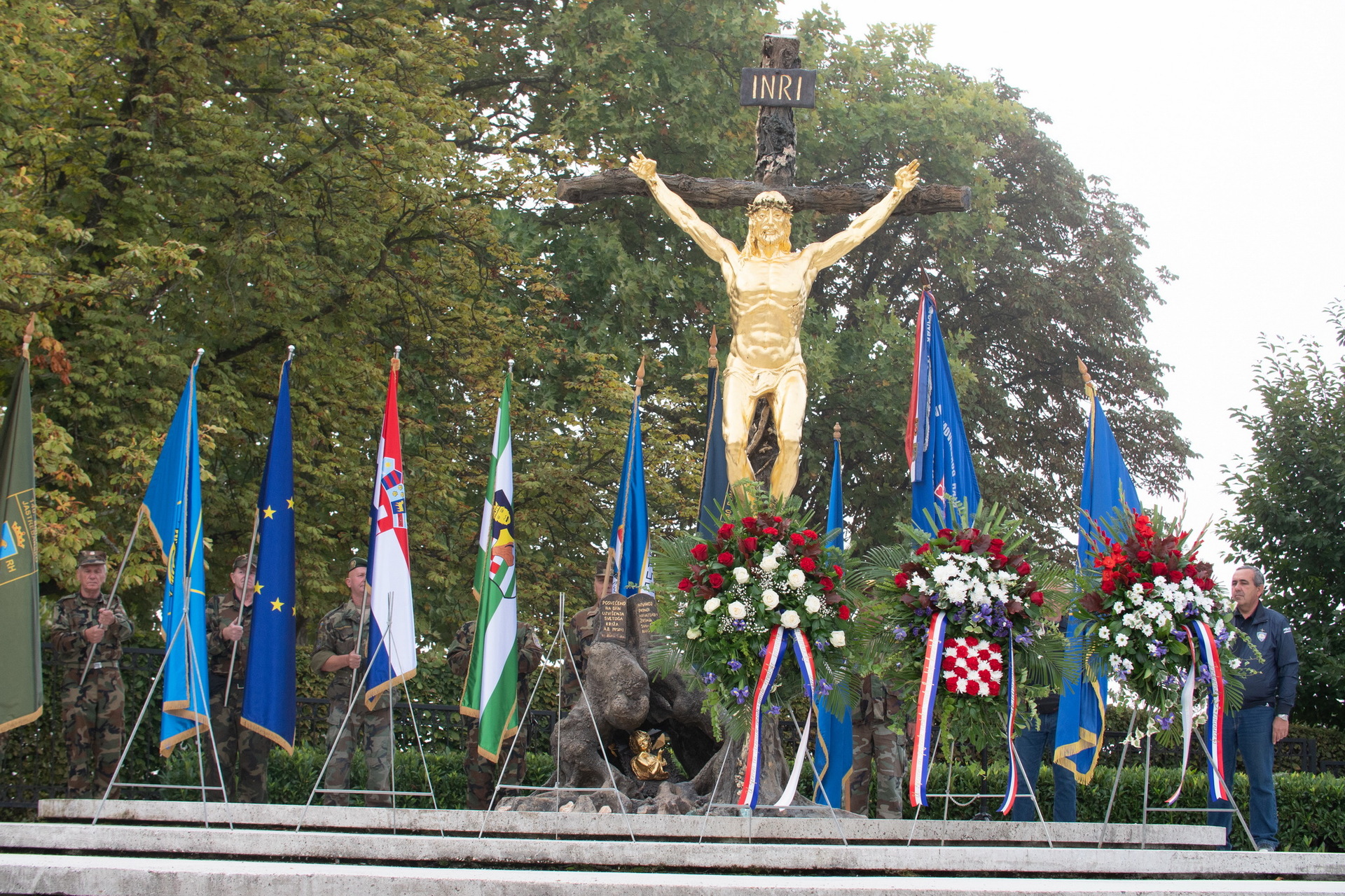 Jastrebarsko svečano proslavilo 30. obljetnicu početka Domovinskog rata i prvog postrojavanja Jaskanaca: Branitelji HVALA!