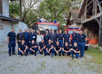 Florijanovo s pribićkim vatrogascima: Dobrovoljci u svega 7 minuta iz goruće kuće spasili staricu