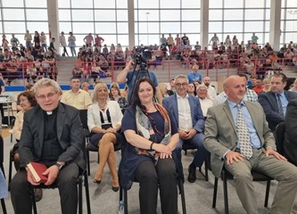 FOTO Klinča ima novu sportsku dvoranu vrijednu 23 milijuna kuna!