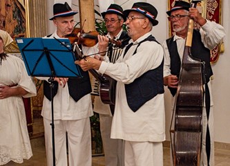 FOTO Svečani koncert za 10 godina jaskanske grkokatoličke crkve