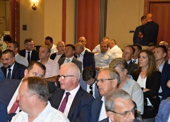 Premijer Plenković na obilježavanju Dana Zagrebačke županije: „Zagrebačka županija je jedan od onih bitnih ekonomskih pokretača razvoja cijele Hrvatske“