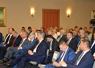 Premijer Plenković na obilježavanju Dana Zagrebačke županije: „Zagrebačka županija je jedan od onih bitnih ekonomskih pokretača razvoja cijele Hrvatske“
