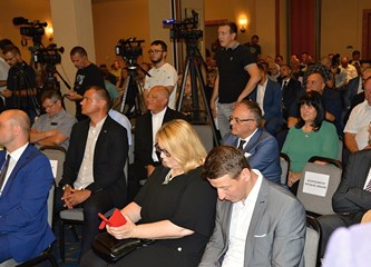 Premijer Plenković na obilježavanju Dana Zagrebačke županije: „Zagrebačka županija je jedan od onih bitnih ekonomskih pokretača razvoja cijele Hrvatske“