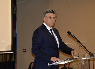 Premijer Plenković na obilježavanju Dana Zagrebačke županije: „Zagrebačka županija je jedan od onih bitnih ekonomskih pokretača razvoja cijele Hrvatske“