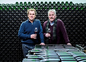 Plaketa Zagrebačke županije obitelji Tomac: Još jedno veliko priznanje za jaskanske vinare