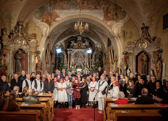 Božićna svečanost u jaskanskom franjevačkom samostanu okupila brojne glazbenike