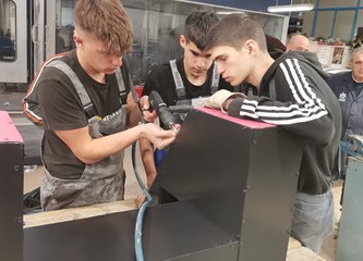 Jaskanski srednjoškolci u Španjolskoj izradili e-buggy u sklopu Erasmus projekta