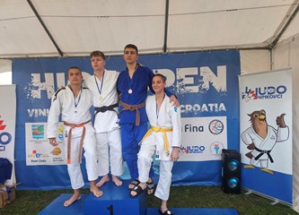Na natjecanju u Vinkovcima judaši Judo kluba Jaska osvojili 12 medalja