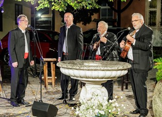 "Pjesnička dvorišta" u Jastrebarsko dovela "dušu Dalmacije"