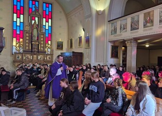 U sklopu terenske nastave iz vjeronauka učenici OŠ Novo Čiče posjetili Krašić i Karlovac