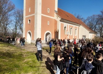 U sklopu terenske nastave iz vjeronauka učenici OŠ Novo Čiče posjetili Krašić i Karlovac