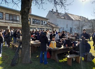 U sklopu terenske nastave iz vjeronauka učenici OŠ Novo Čiče posjetili Krašić i Karlovac