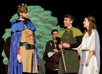 Kazalište Škrabe od srca za Afriku