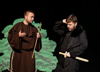 Kazalište Škrabe od srca za Afriku