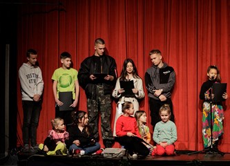 Kazalište Škrabe od srca za Afriku